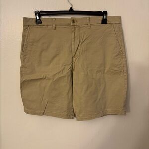 GAP Men's Tan Flat Front Shorts